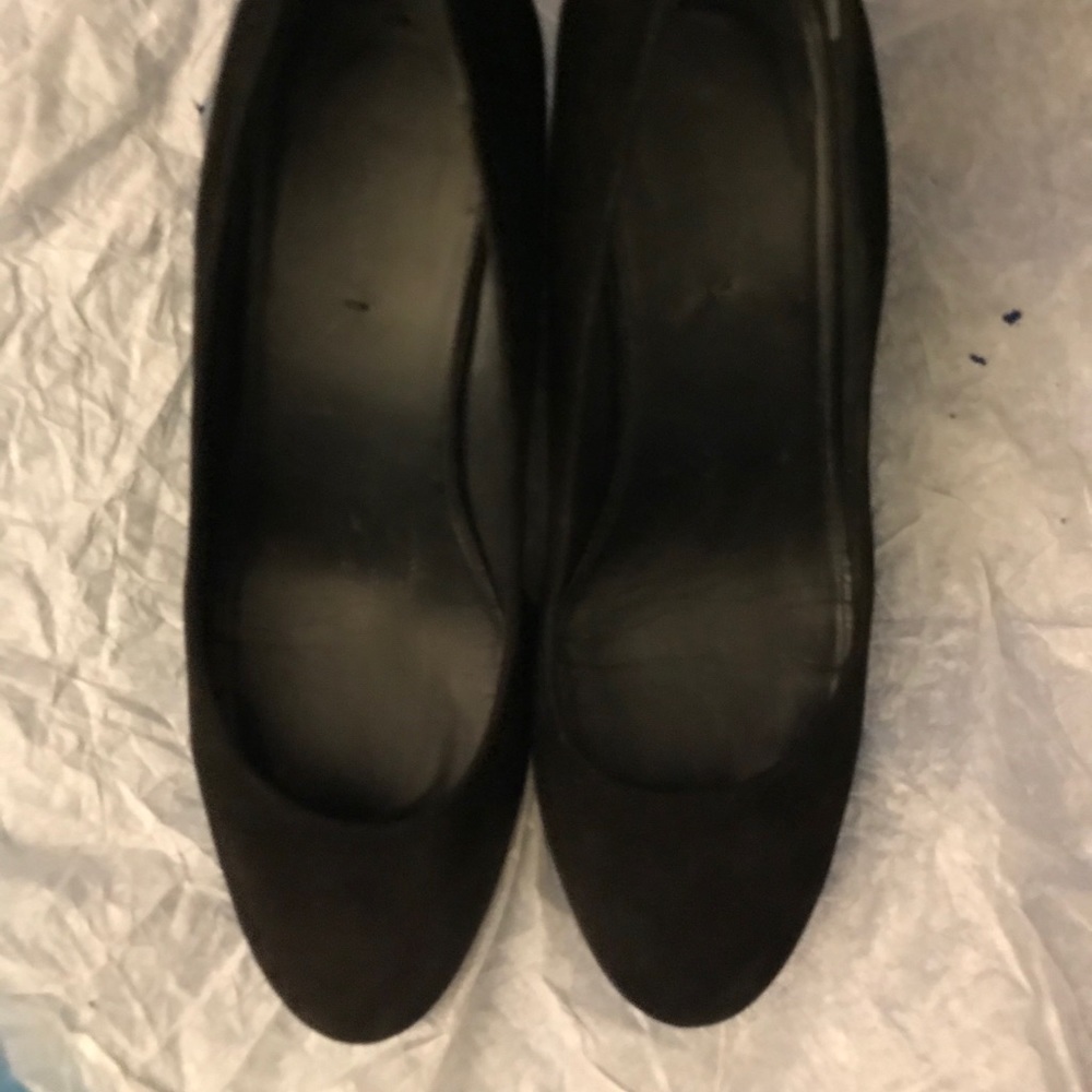 Used Via Spiga black suede shoes. Size 10.